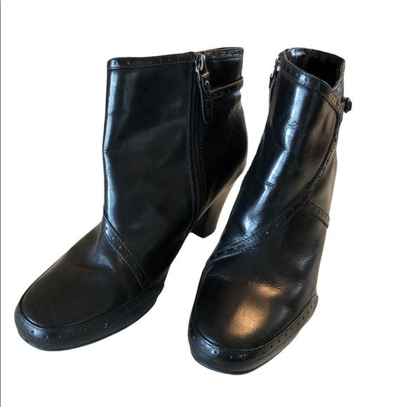 EUC,LIKE NEW!!CLARKS!! Super comfy and stylish Sz 8 Boots, GREAT DEAL 😀😀 - Picture 7 of 8